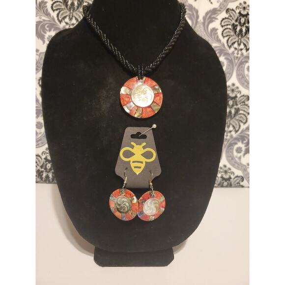 unknown Jewelry - Necklace 17" and Earrings 2" set Red Corral Mother of pearl